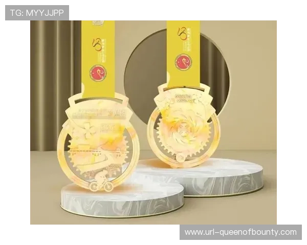 大连青训基地奖杯奖牌融合本地元素，衍生品生产同步投入